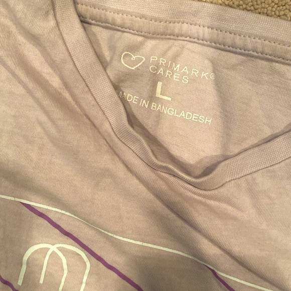 Graphic Tshirt - Picture 2 of 2